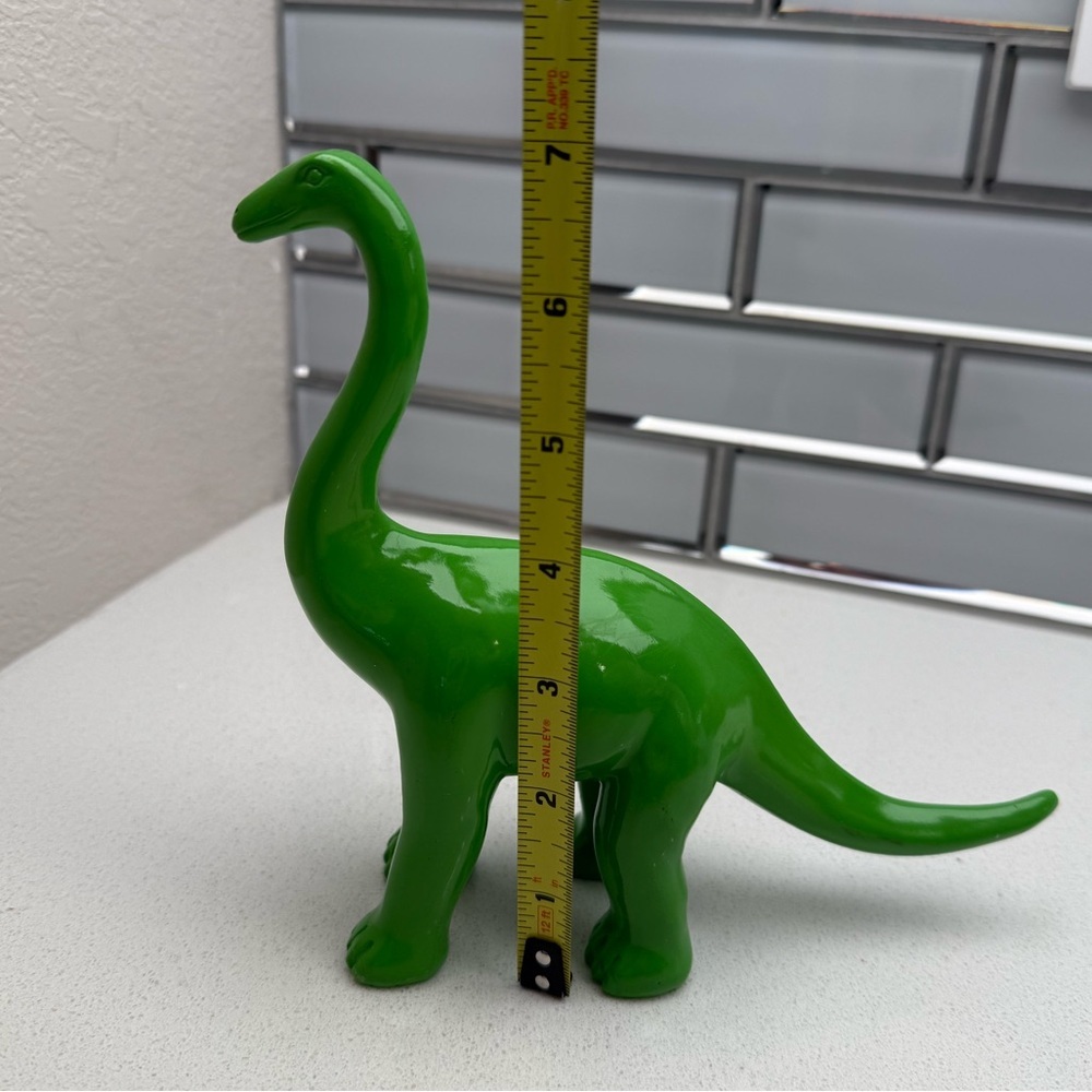 Bright Green Resin Brontosaurus Dinosaur Figure Sculpture - Picture 13 of 13